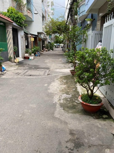 Bán nhà 3 tầng 180 m² tại Đường Hoàng Sa, Phường 11, Quận 3, Hồ Chí Minh